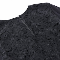 後ろファスナー開きは着用時は見えにくい仕様
