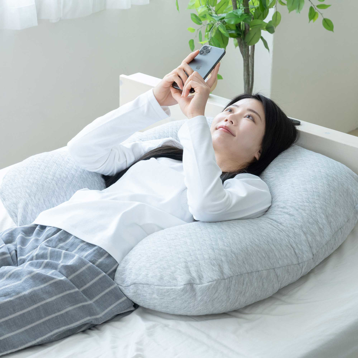 【ベルメゾン】スマホが見やすい包まれ枕