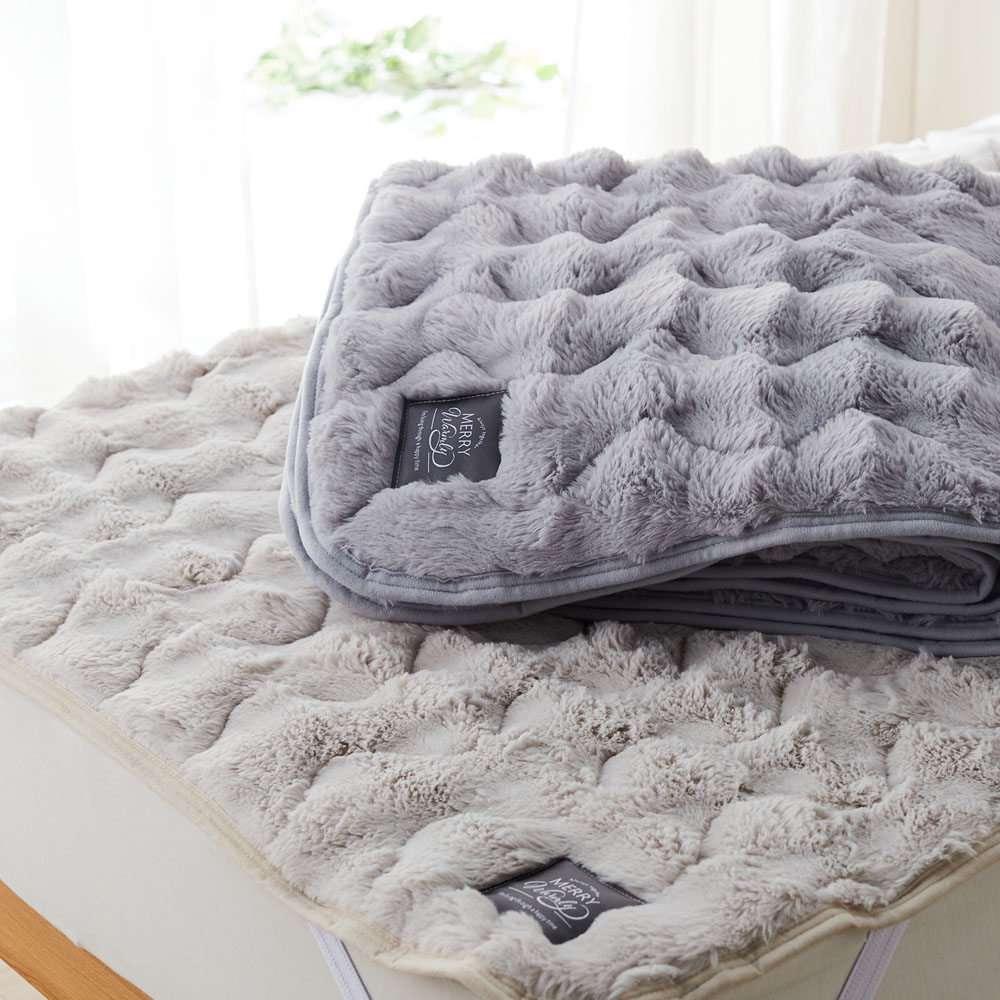 【ベルメゾン】もこもこフェイクファーの敷きパッド