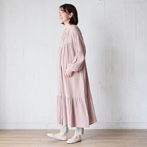 ピンクグレージュ／モデル身長166cm・マタニティMサイズ着用