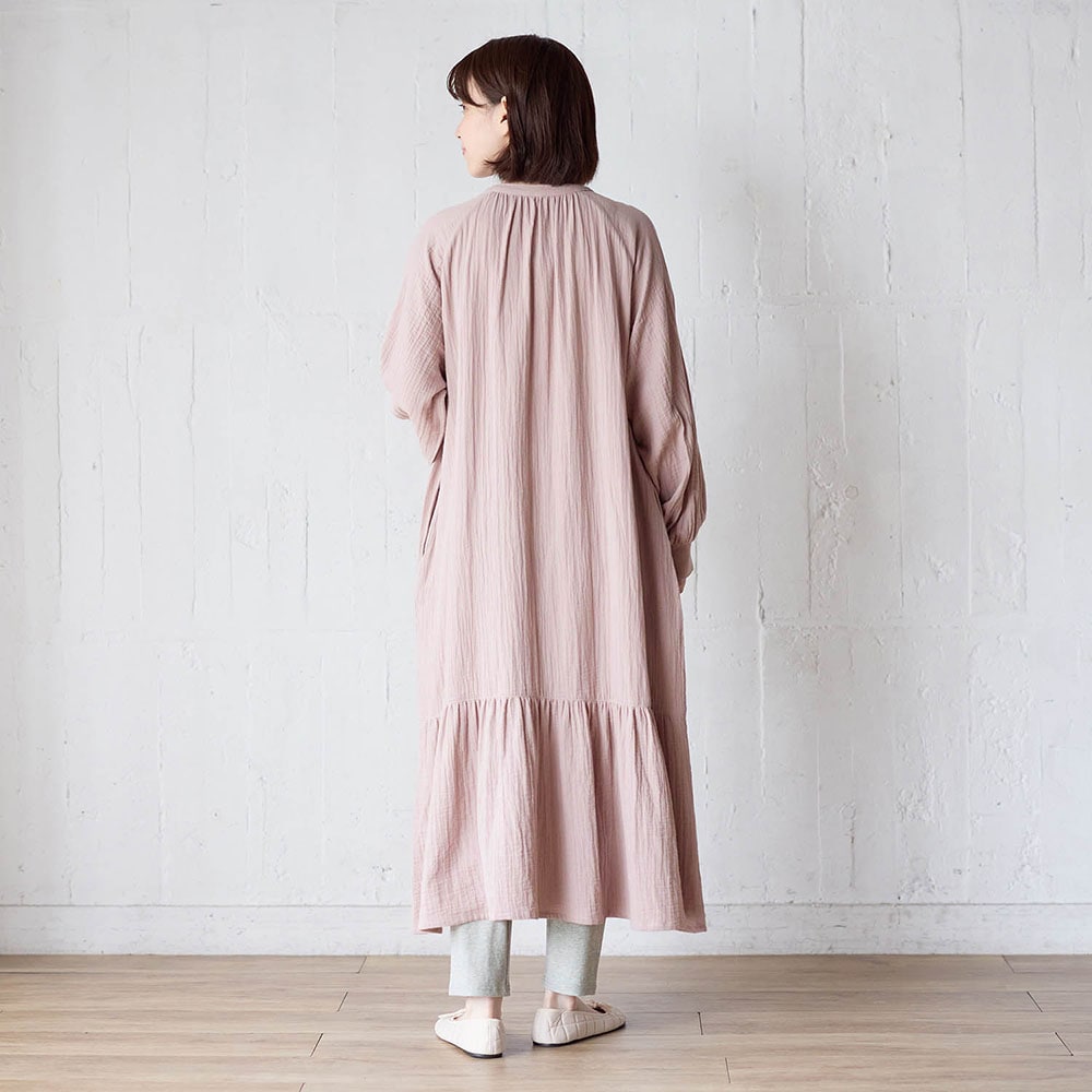 ピンクグレージュ／モデル身長166cm・マタニティMサイズ着用