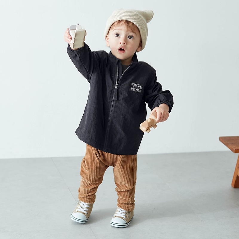 ブラック／モデル身長78cm・80サイズ着用