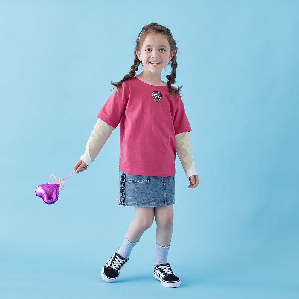スカイ（ピンク系）／モデル身長114cm・120サイズ着用