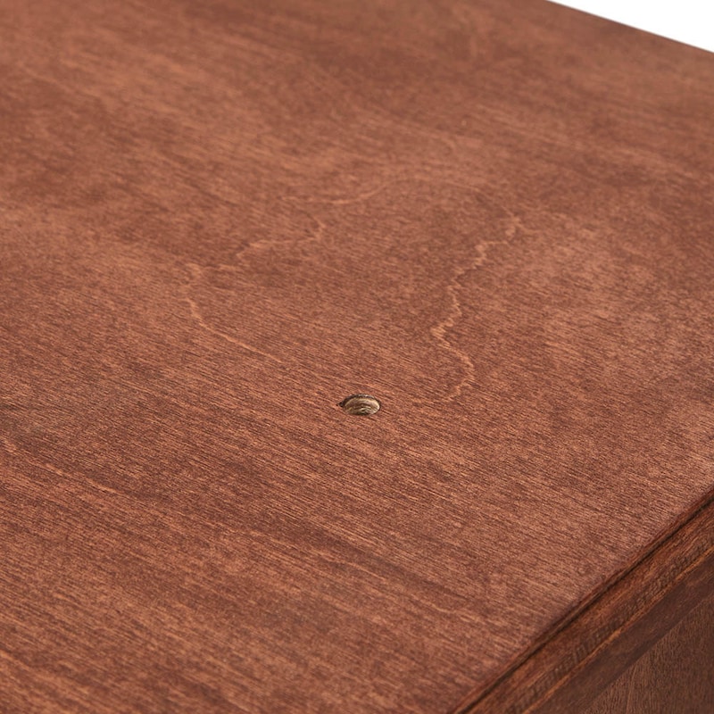 天板にはスタッキング用の穴があります