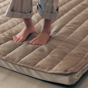 マット厚さ4cmはしっかりと厚みがあるのでプレイマットにもおすすめ