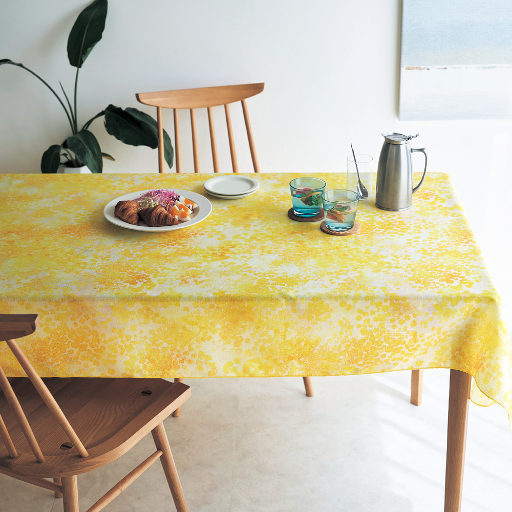 【ベルメゾン】フィンランドの景色を描いたテーブルクロス(星佐和子さん)