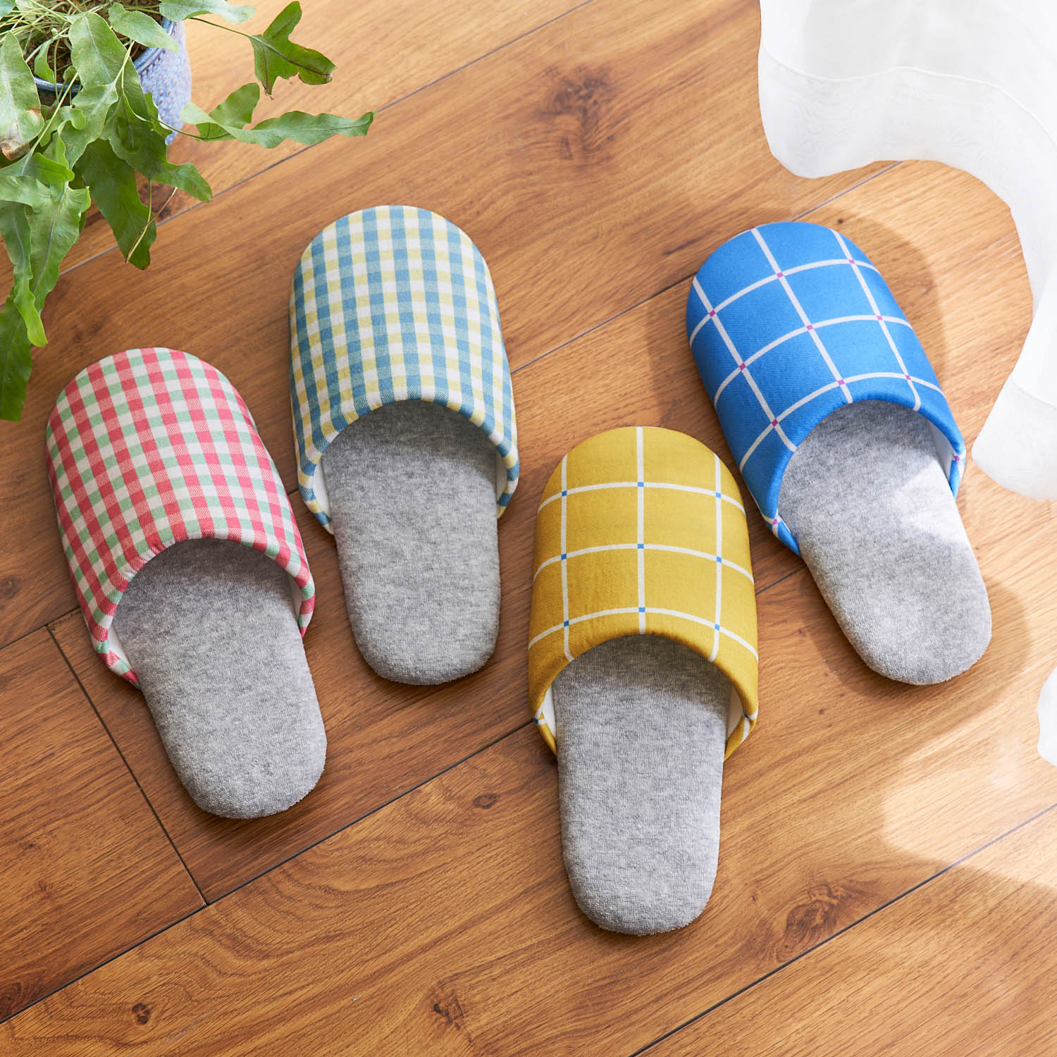 【ベルメゾン】【4足セット】 カラフルチェックの洗えるスリッパ4足セット