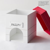 スヌーピーのネームプレートは看板風で立体的