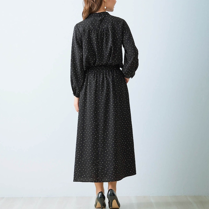 モデル身長165cm／9AR　※写真は撮影用のため、総丈＋6cmになります。