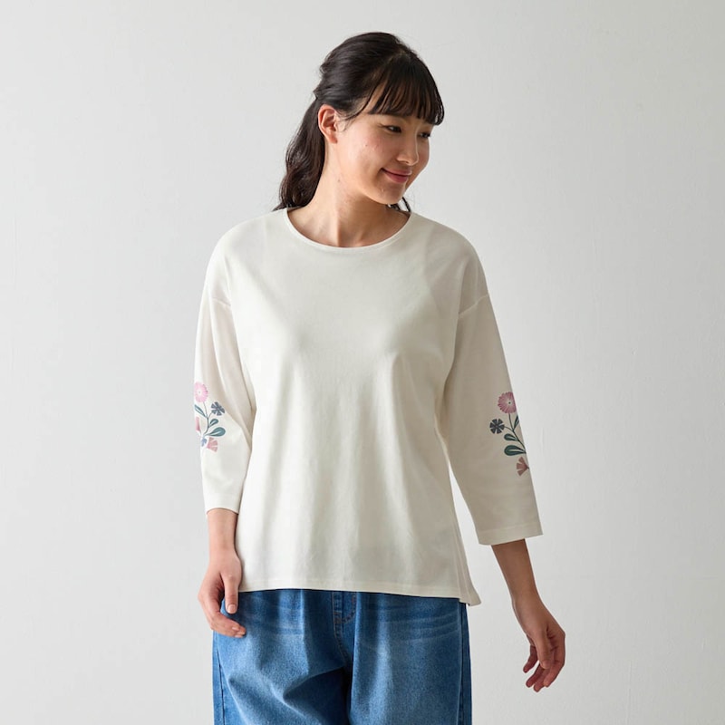 モデル身長168cm／M ※写真は撮影用のため、袖丈＋2cmになります