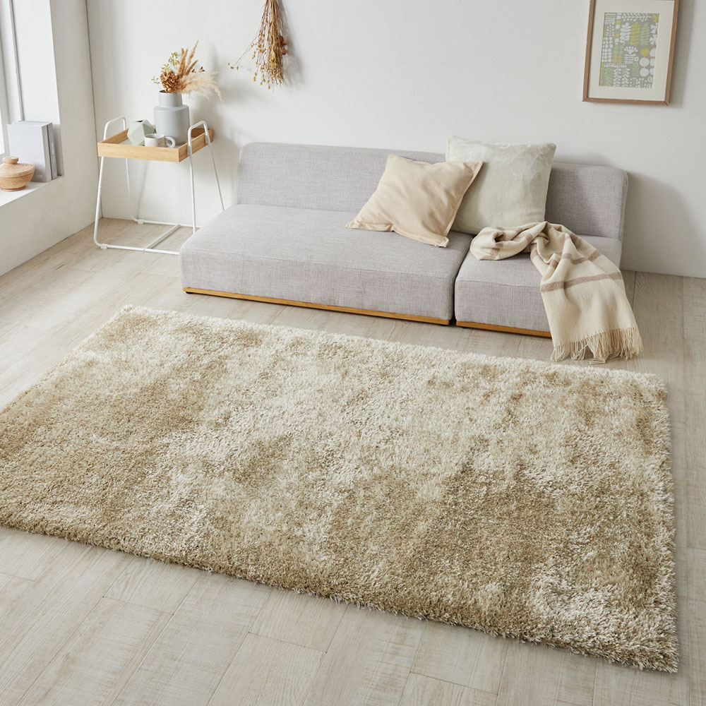 【ベルメゾン】心地よい踏み心地の光沢感のあるウィルトン織りラグ