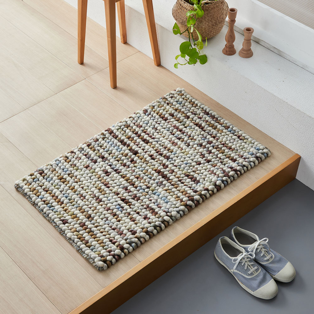 【ベルメゾン】大きめループのウール素材を使った玄関マット