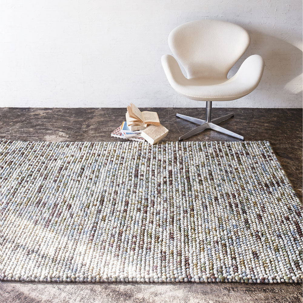 【ベルメゾン】大きめループのウール素材を使ったラグ