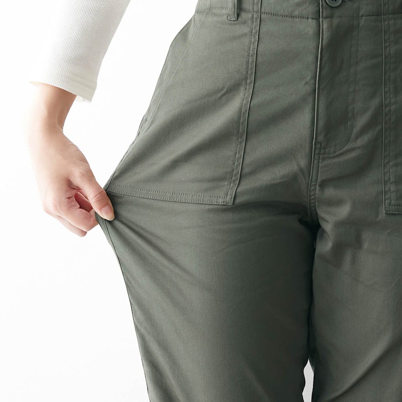 ほどよいストレッチ性があるので動きやすい