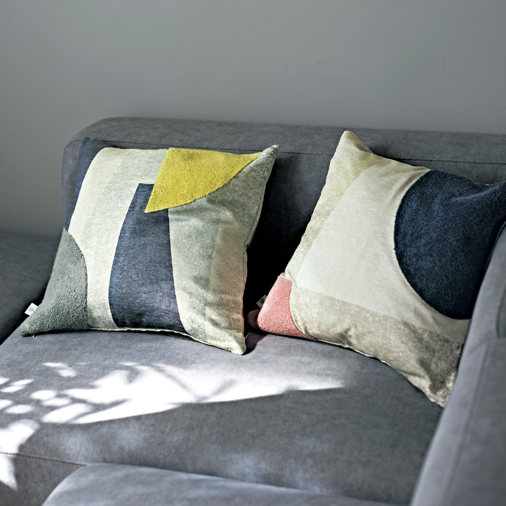 【BELLE MAISON DAYS】ブークレ刺繍クッションカバー・座布団カバー