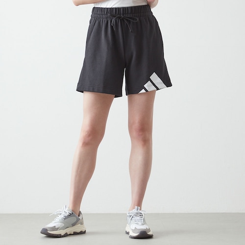 W ESS BLスウェットハーフパンツ