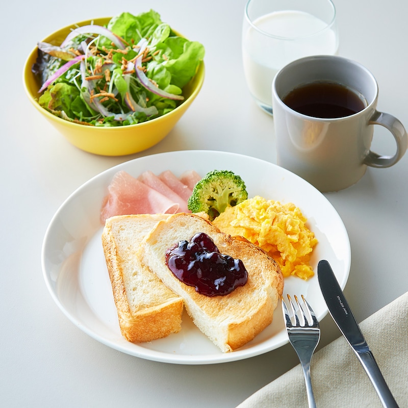 メイン料理の盛り付けや、朝食のワンプレートにもぴったりの23cmプレート