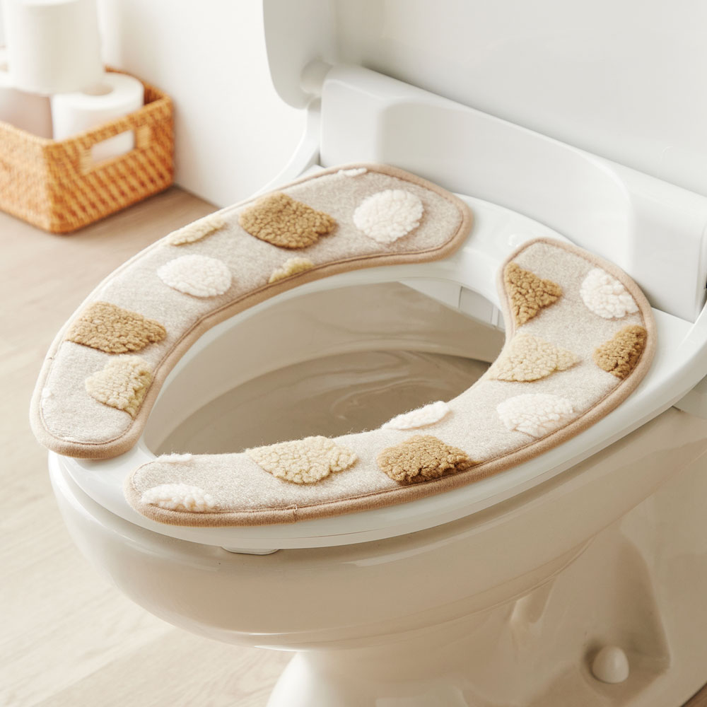 【ベルメゾン】ぽこぽこ加工の貼るだけ便座シート 【生地に抗菌・防臭加工付き】