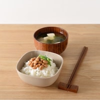 より、食卓に馴染みやすいベージュカラー