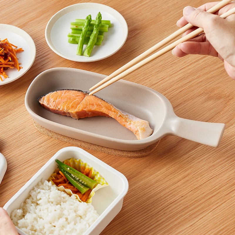 メインの魚かお肉と、付け合わせの野菜をのせて焼くだけで、お弁当作りもスムーズに