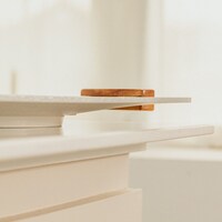 本体はこんなに薄い