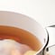 内面はセラミック塗膜加工。お料理が映え、ダシや調味料の濃さが分かりやすい