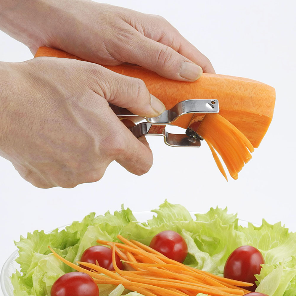 【ベルメゾン】燕三条で作るステンレス製細千切りピーラー 【食洗機対応】