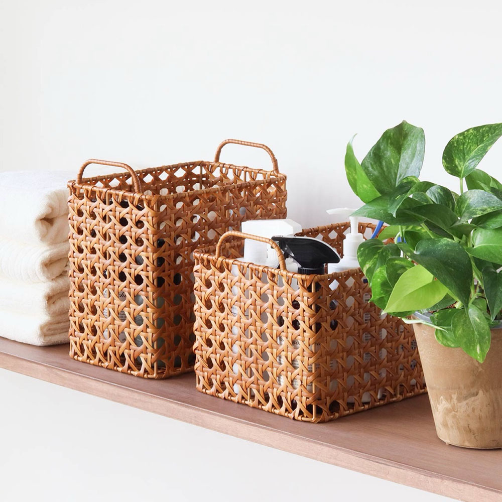 【ユティル/UTILE】まるで天然素材のような八つ目編みの持ち手付きバスケット 【水に強い樹脂製】