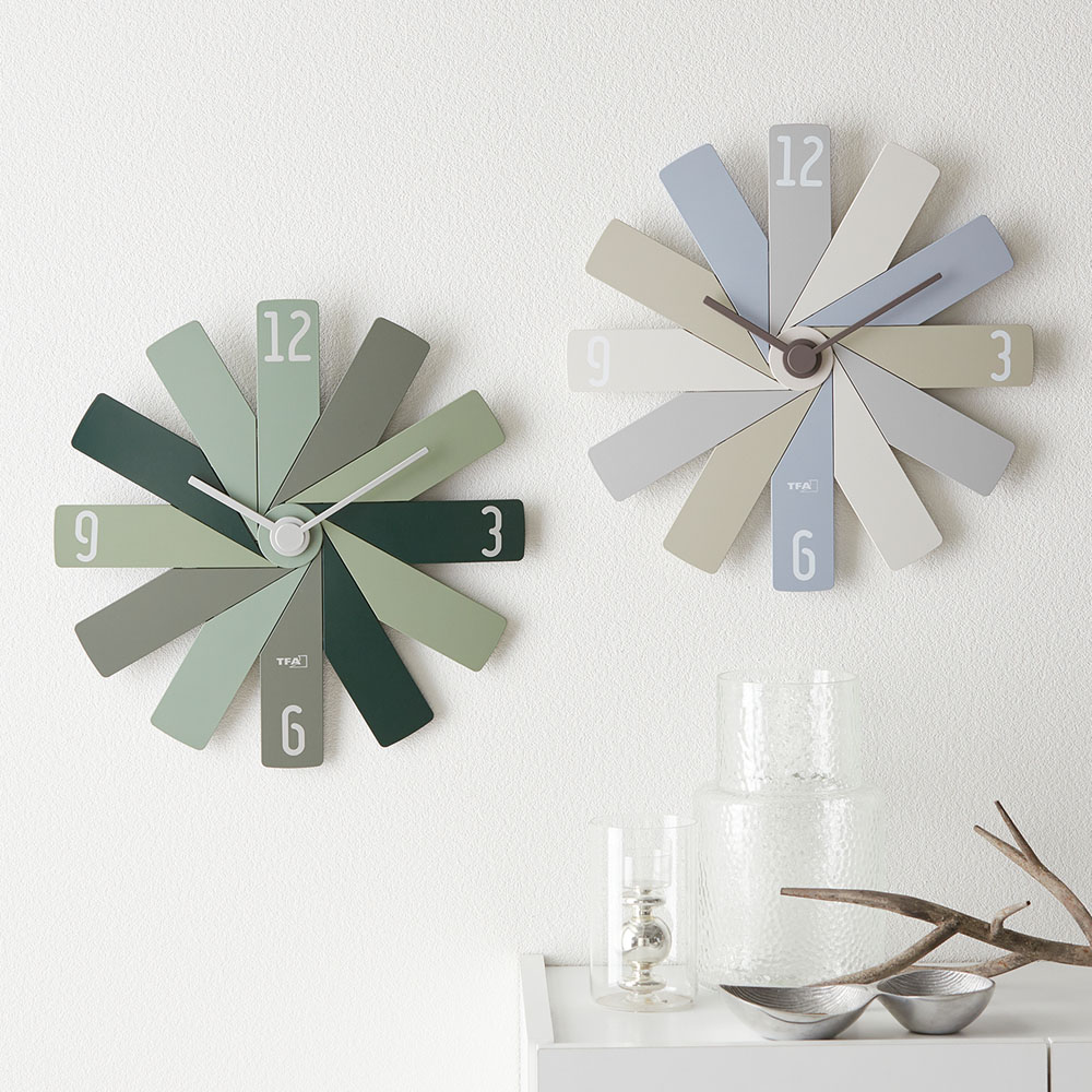 【ベルメゾン】12枚の羽根がオシャレなデザイナーズクロック CLOCK IN THE BOX【壁掛け時計】 【壁掛け時計】