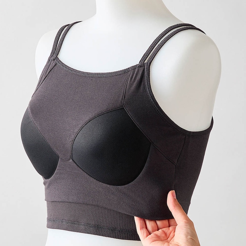 カップ裏はメッシュ素材を使用でムレにくい