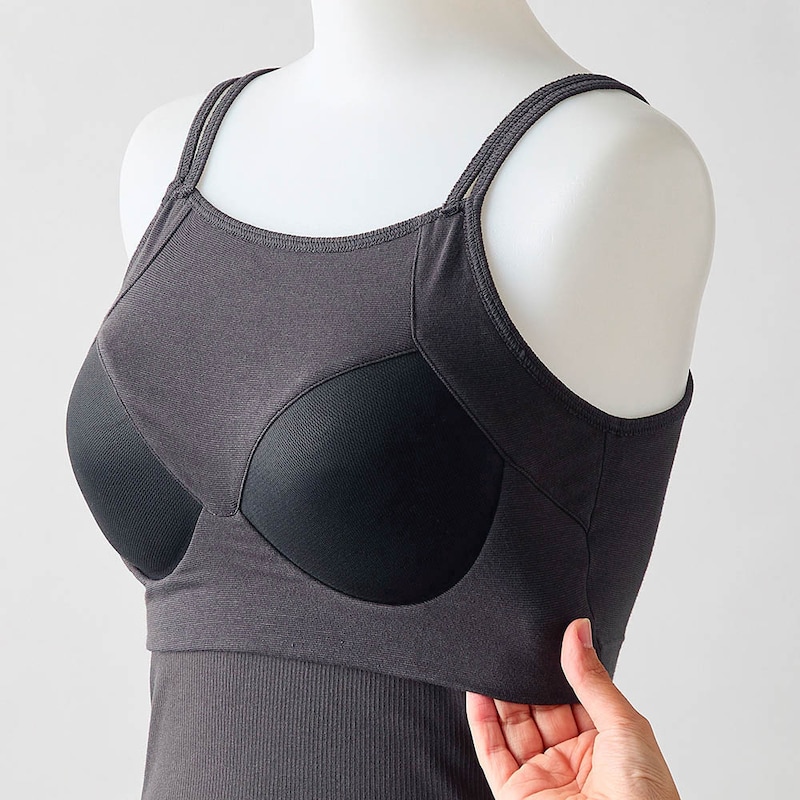 カップ裏はメッシュ素材を使用でムレにくい