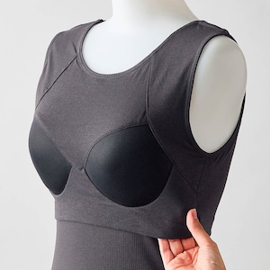 カップ裏はメッシュ素材を使用でムレにくい