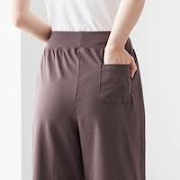 便利なポケット付き