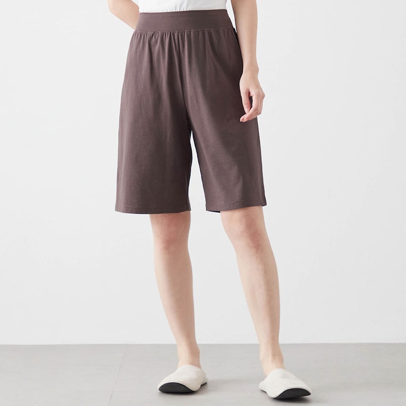 チャコールブラウン