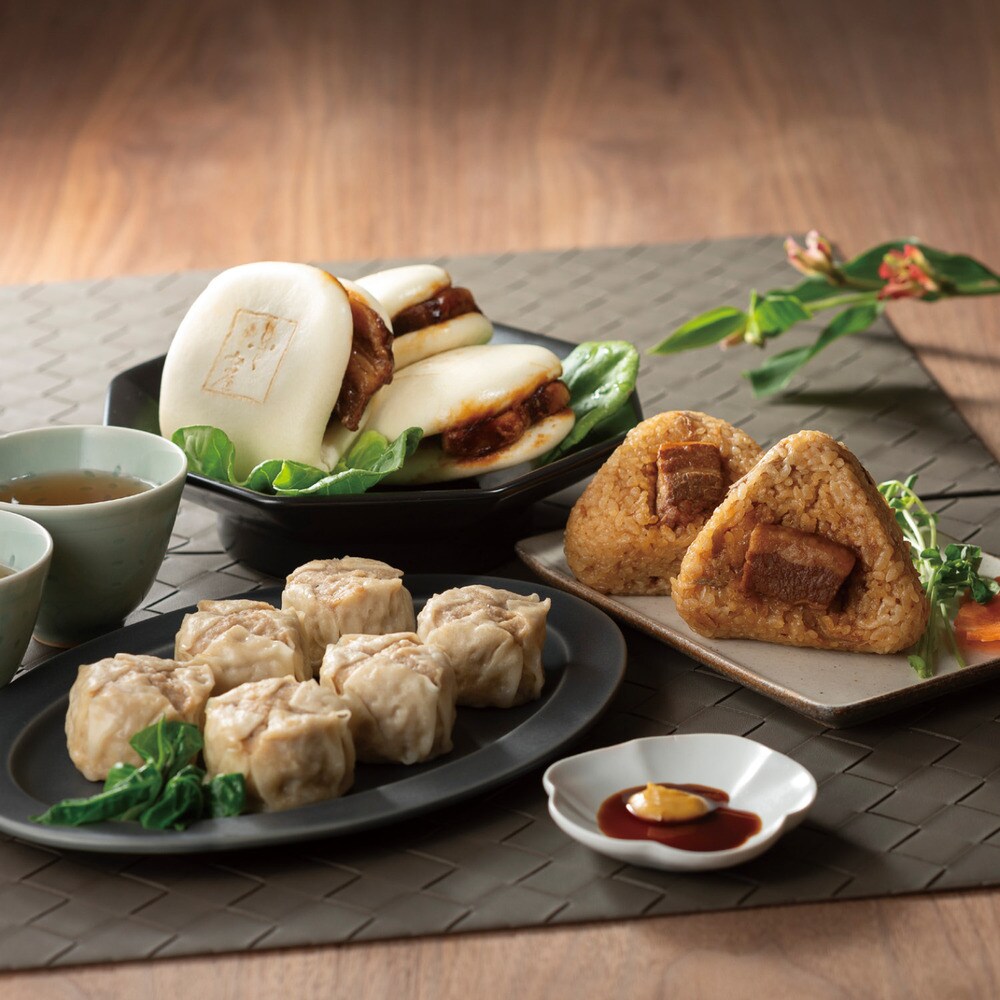 とろけるような角煮が味わえる卓袱まんじゅうやおにぎり、大ぶりの長崎焼売などを詰合せ2種類のセットから選べます【おとりよせ】【お中元ギフト】