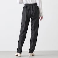 モデル身長166cm／M・股下68cm ※写真は撮影用のため股下＋6cmになります。
