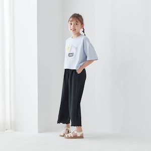 ペールブルー／モデル身長127cm・130サイズ着用