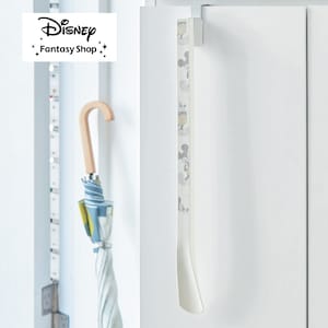 ー機能ー置き場所に困らず、パッと使える靴べら下駄箱の扉にベースを引っかけてマグネットで簡単につけ外しーデザイン・スタイリングー立ったままでも椅子に座っても使いやすい長さシンプルなフォルムとさりげないミ