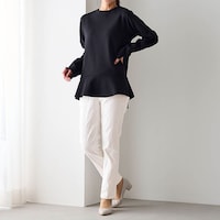 モデル身長167cm／M ※写真は撮影用のため股下+6cmになります。