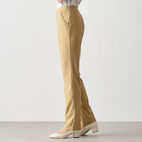 モデル身長167cm／M ※写真は撮影用のため股下+6cmになります。
