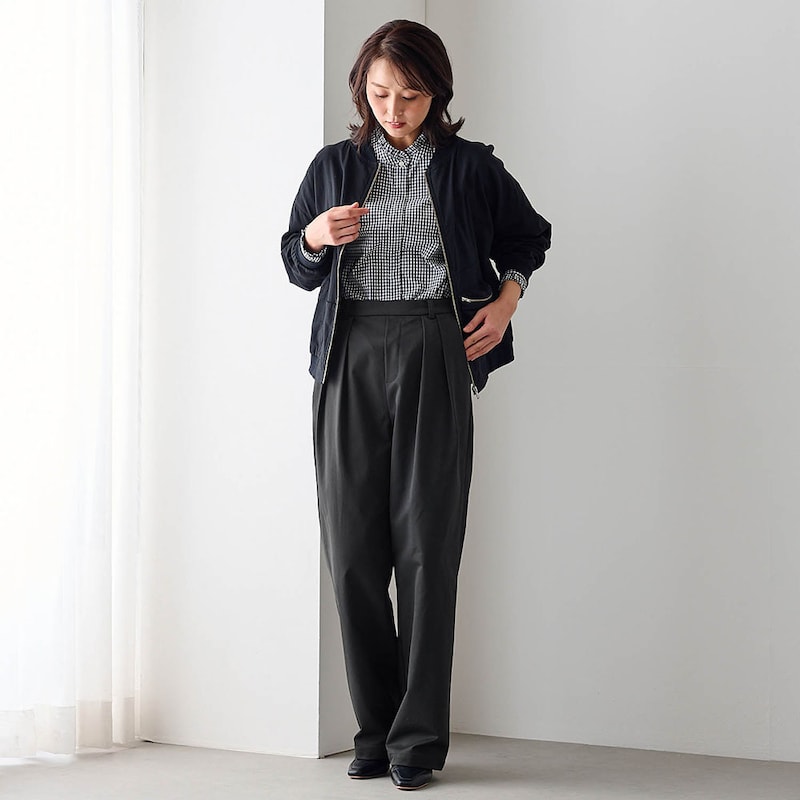 モデル身長167cm／M ※写真は撮影用のため股下+7cmになります。