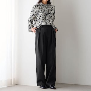 モデル身長167cm／M ※写真は撮影用のため股下+7cmになります。