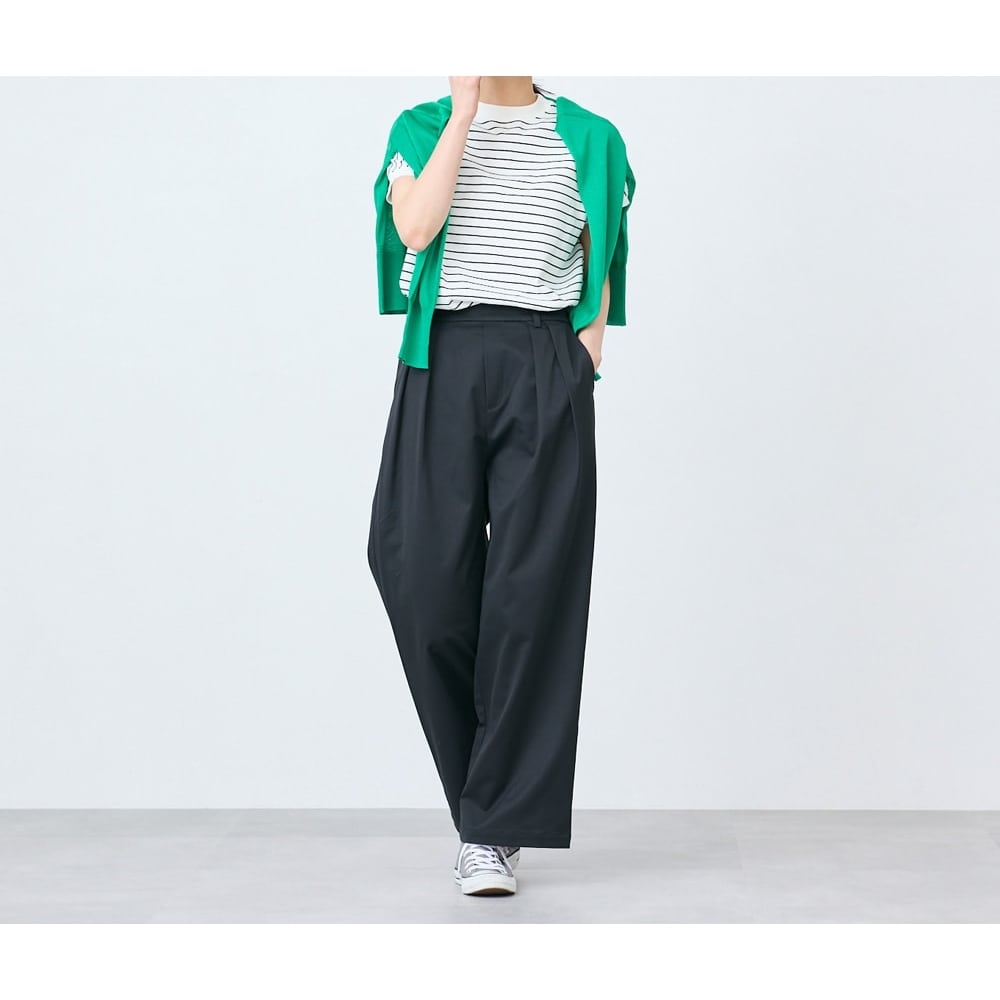モデル身長170cm／M ※写真は撮影用のため股下+7cmになります。