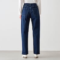 モデル身長173cm／64-91・股下70cm ※写真は撮影用のため股下+6cmになります。