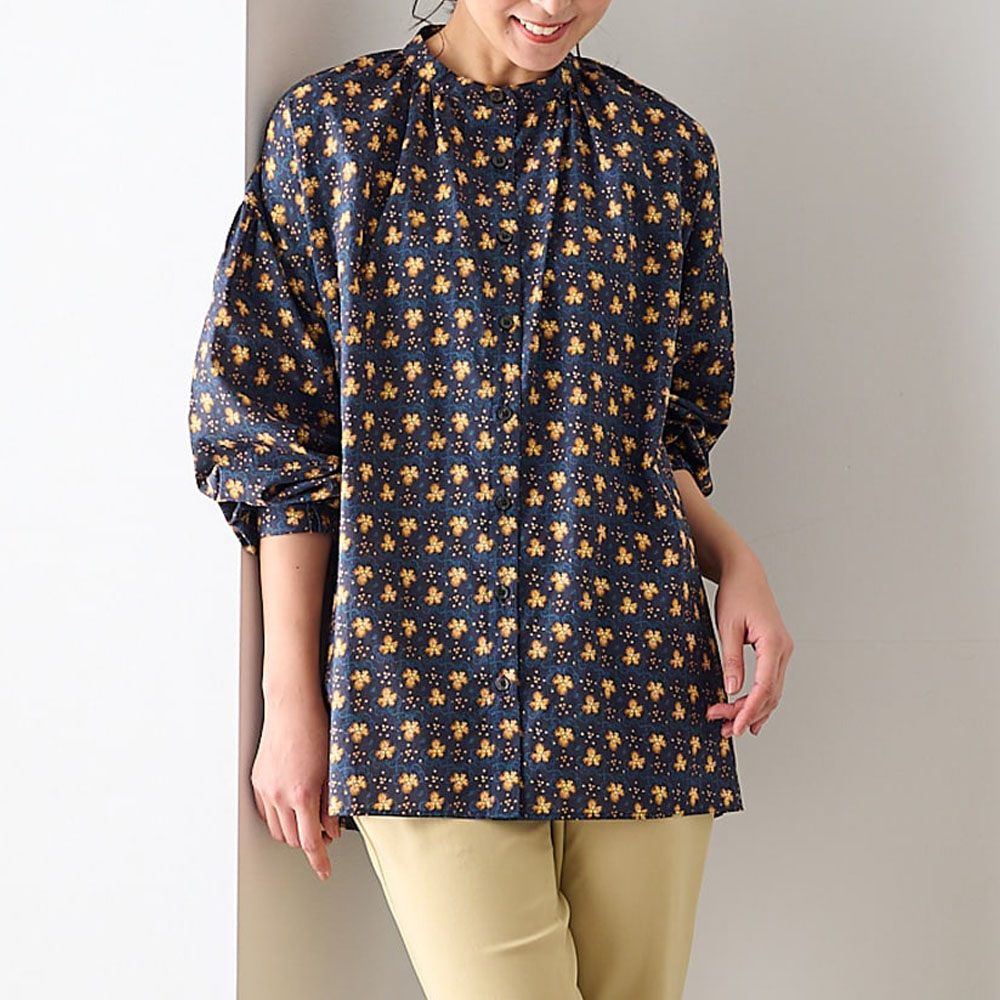 【花笑むとき/hana emu toki】総柄プリントブラウス【les OLIVADESコラボ】