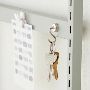 フレームはスチール製なのでマグネットのアイテムが使えます