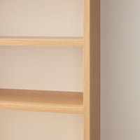 背板は壁紙と馴染みやすいホワイト無地/ナチュラル