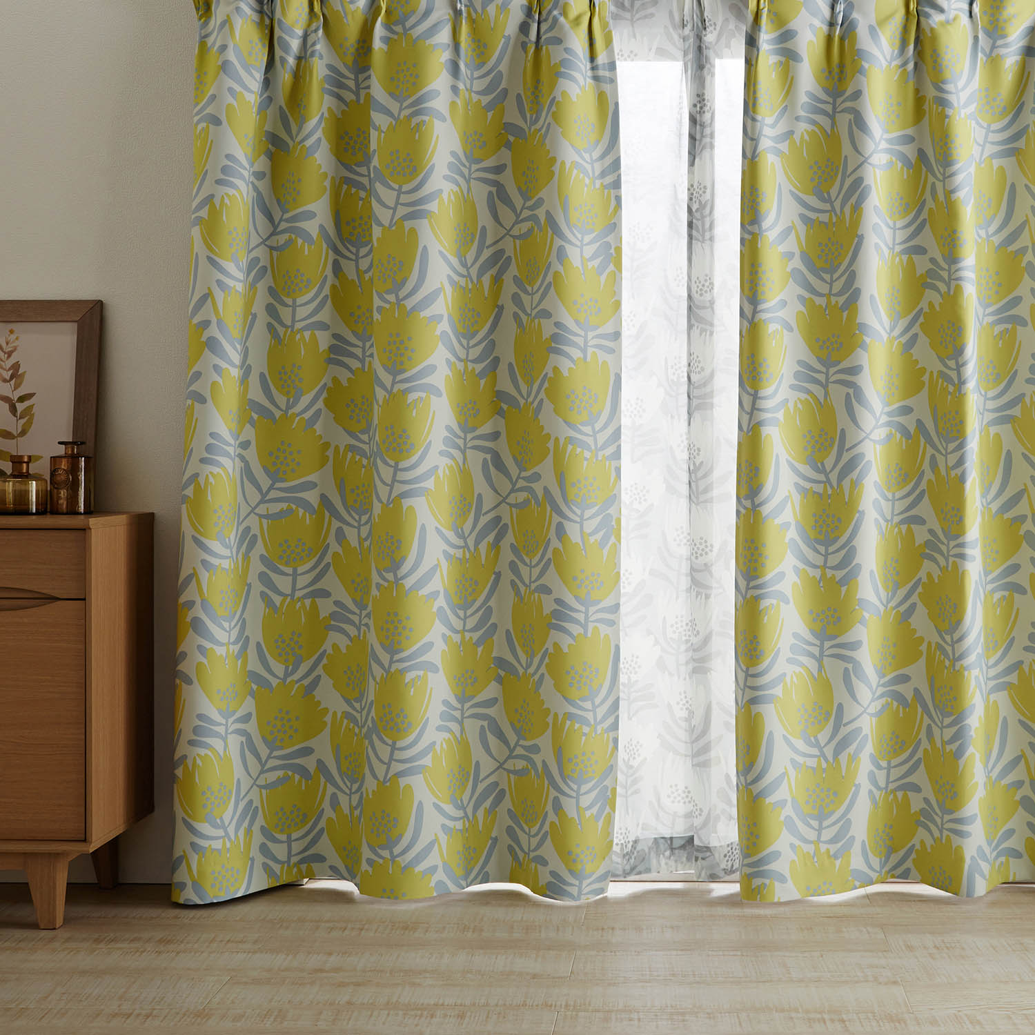 【ベルメゾン】【カーテンセット】 北欧調フラワーデザインの遮光・遮熱カーテン & UVカットボイルカーテンセット 【ベルメゾン】【カーテンセット】 北欧調フラワーデザインの遮光・遮熱カーテン & UVカットボイルカーテンセット