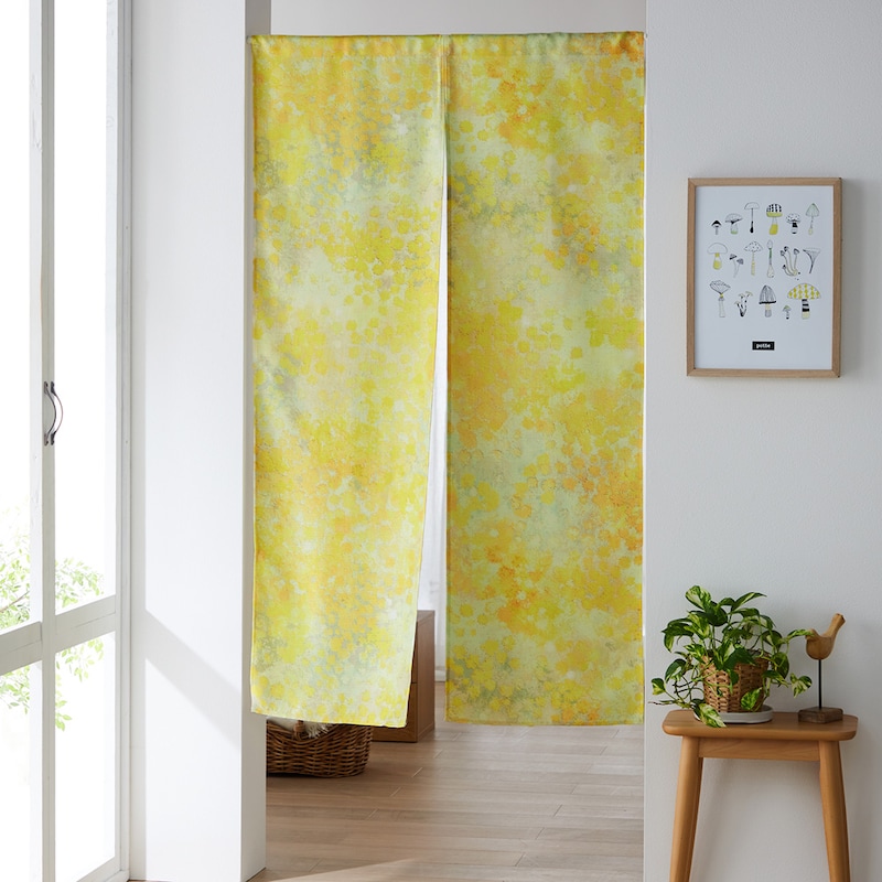 春の光（イエロー系）／ 約85×150cm