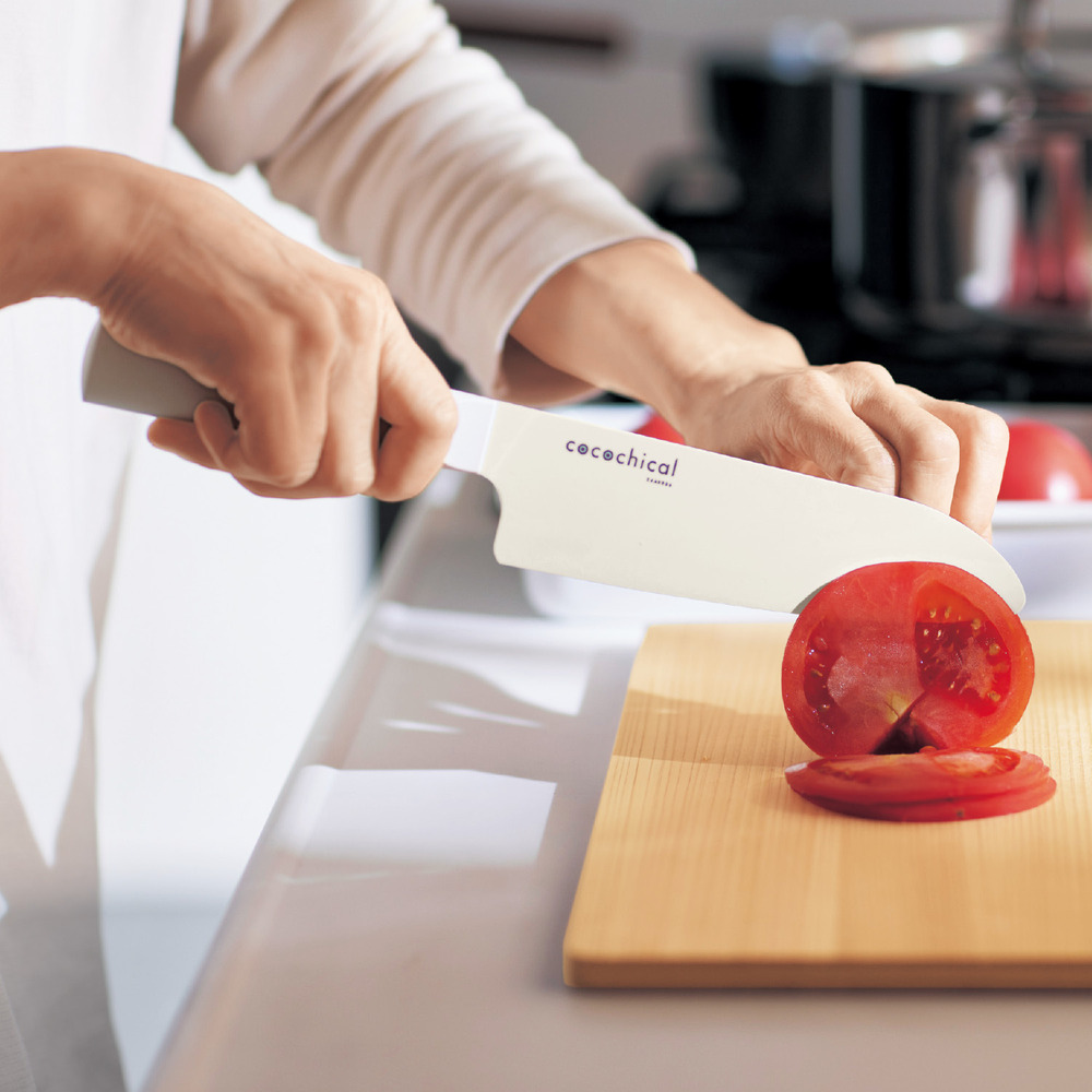 軽くて心地よい切れ味のセラミックナイフ(京セラ/KYOCERA) 軽くて心地よい切れ味のセラミックナイフ(京セラ/KYOCERA)